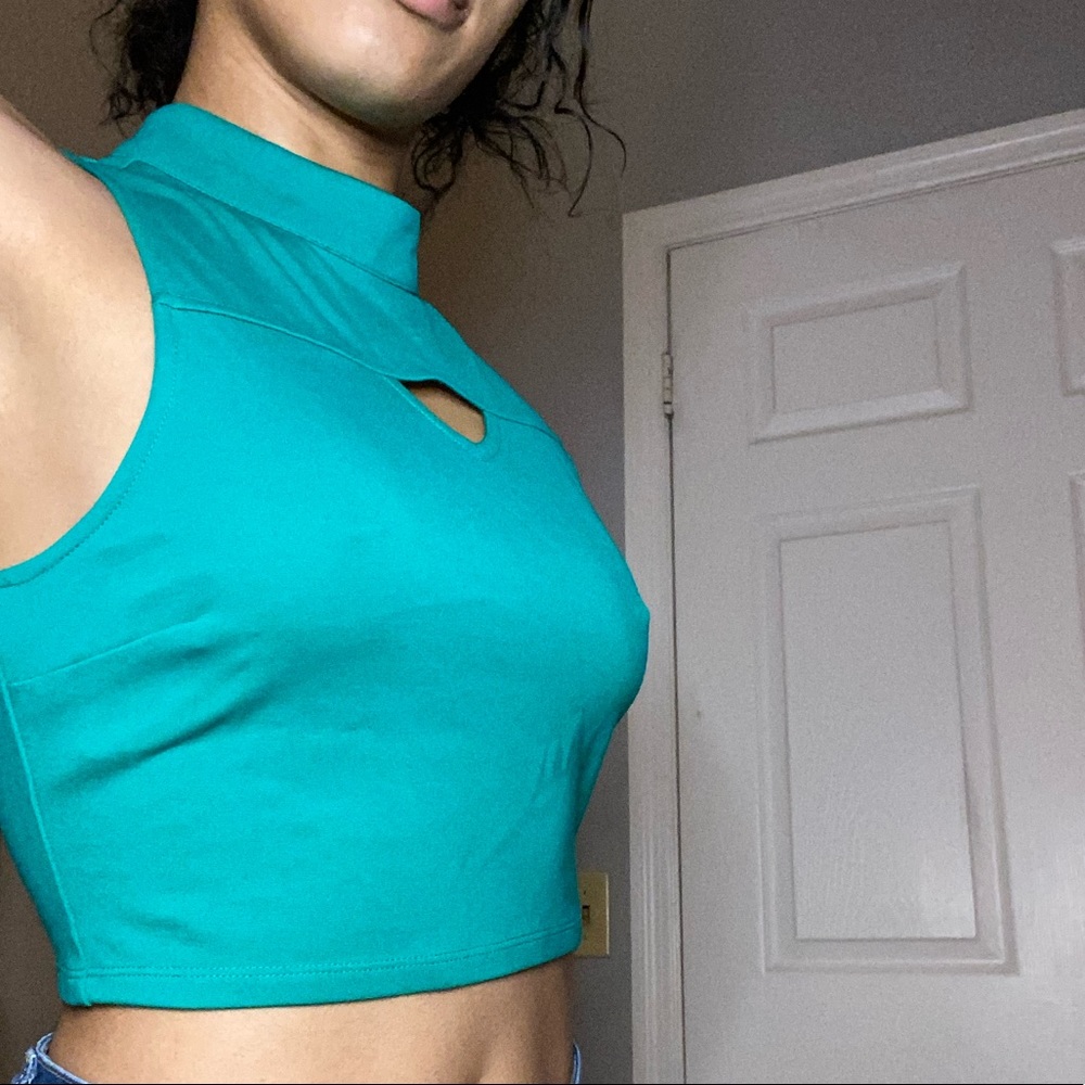 Green crop top